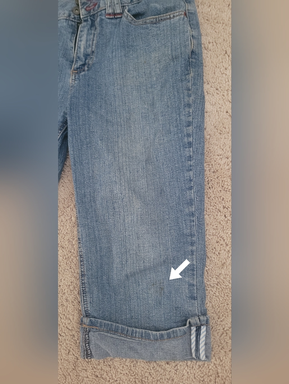 St. John's BAY STRETCH JEAN CAPRI PANTS, SIZE 8, CROP, CUFFED - Picture 6 of 7